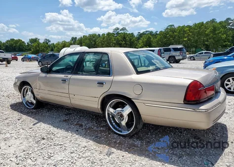 1998 Mercury Grand Marquis Gs z USA, uszkodzony, nr VIN 2MEFM74W1WX688797
